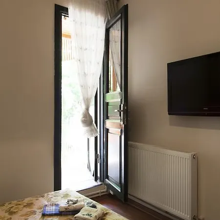 Pensión Orhan Kutbayin Evi Adalar