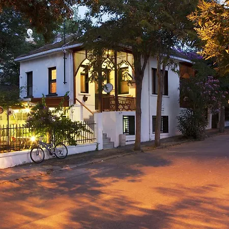 Orhan Kutbayin Evi Adalar